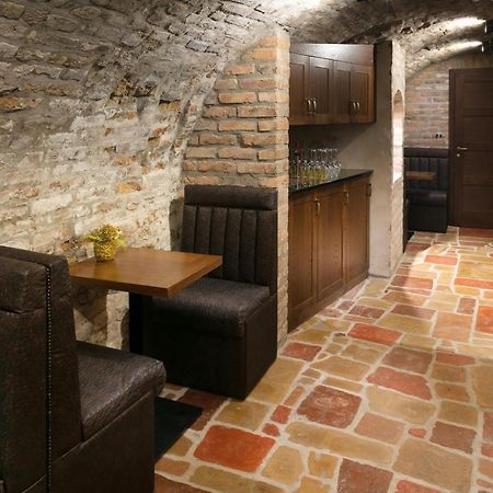 Foter Rezidencia 2 Aparthotel Gyor Luaran gambar