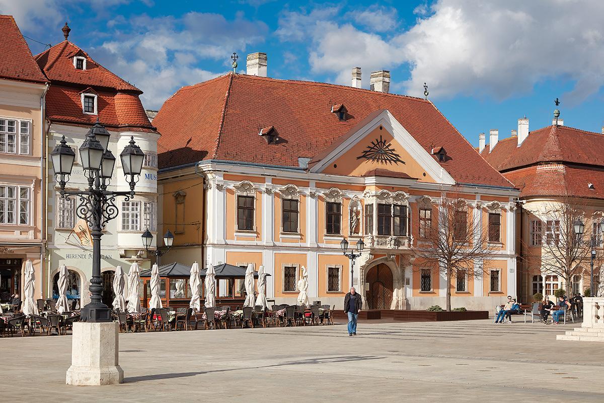 Foter Rezidencia 2 Aparthotel Gyor Luaran gambar
