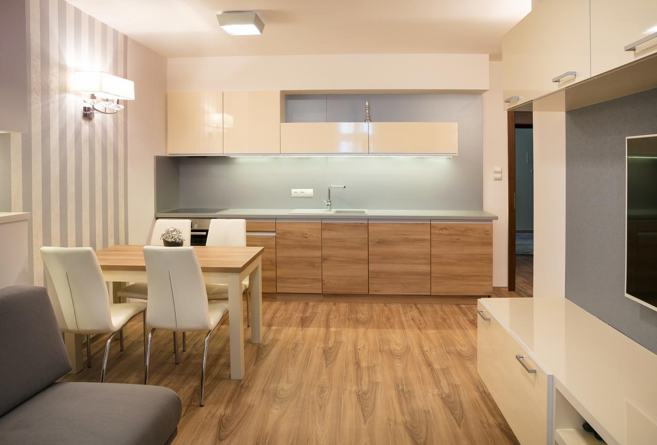 Foter Rezidencia 2 Aparthotel Gyor Luaran gambar