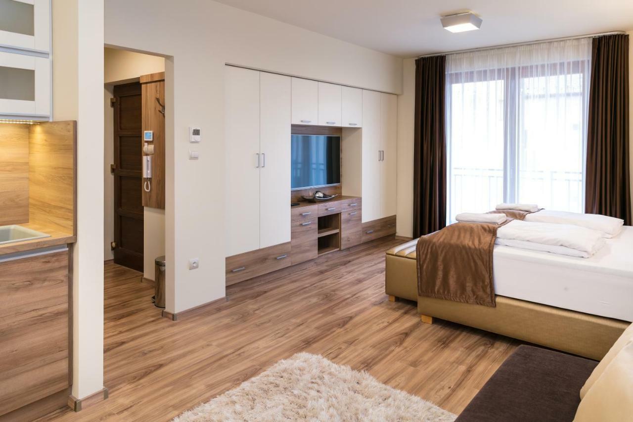 Foter Rezidencia 2 Aparthotel Gyor Luaran gambar