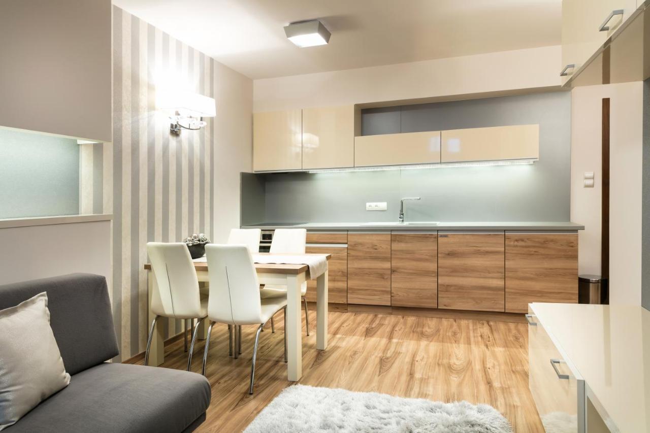 Foter Rezidencia 2 Aparthotel Gyor Luaran gambar