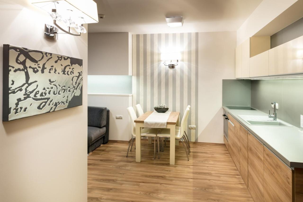 Foter Rezidencia 2 Aparthotel Gyor Luaran gambar