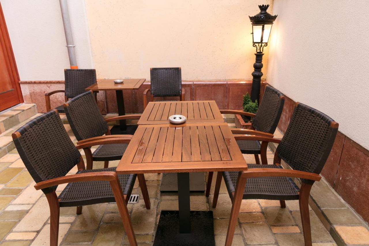 Foter Rezidencia 2 Aparthotel Gyor Luaran gambar
