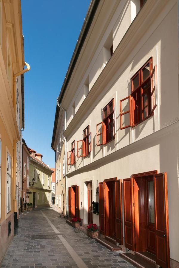 Foter Rezidencia 2 Aparthotel Gyor Luaran gambar